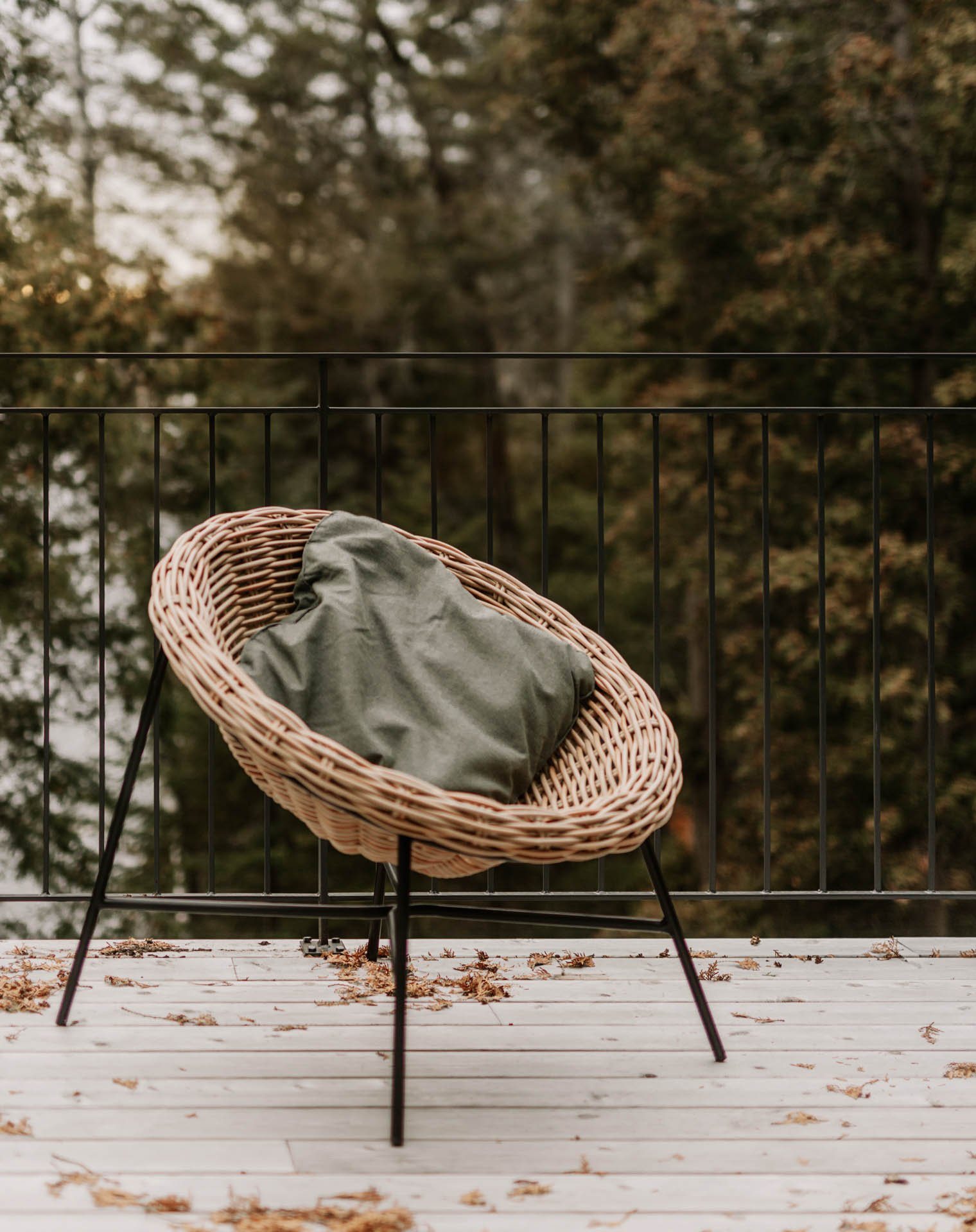 Sur le Ruisseau — 04